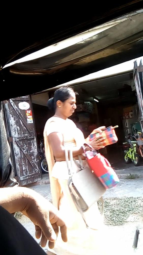 25P sl hot saree road capture fb 4