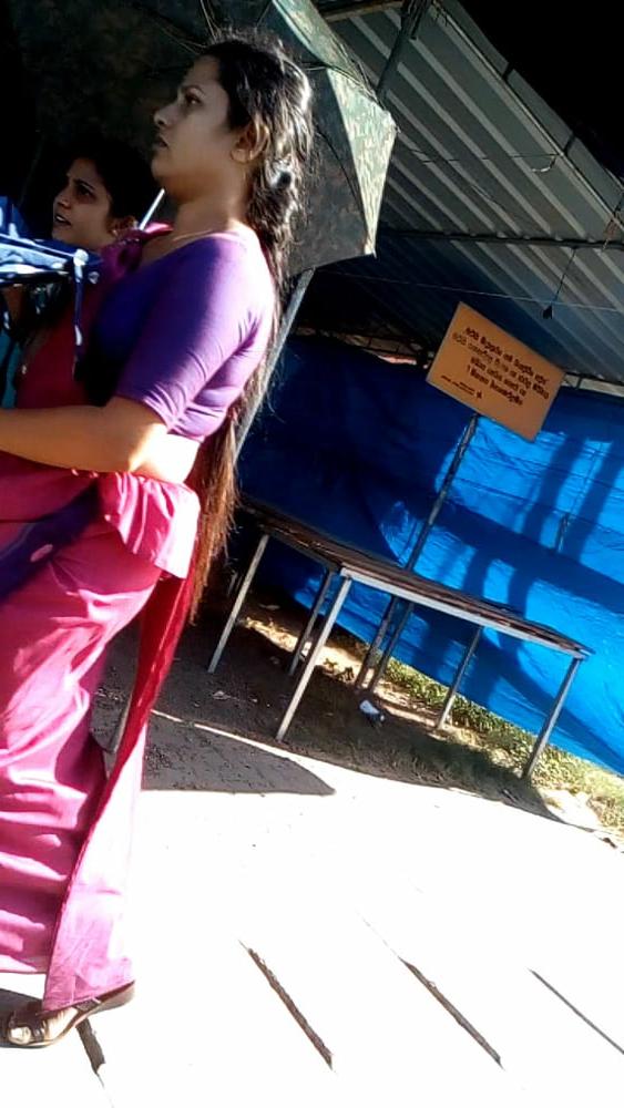 25P sl hot saree road capture fb 4