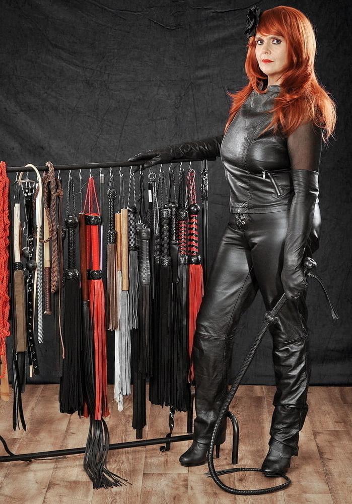 25P LEATHER MISTRESSES 14