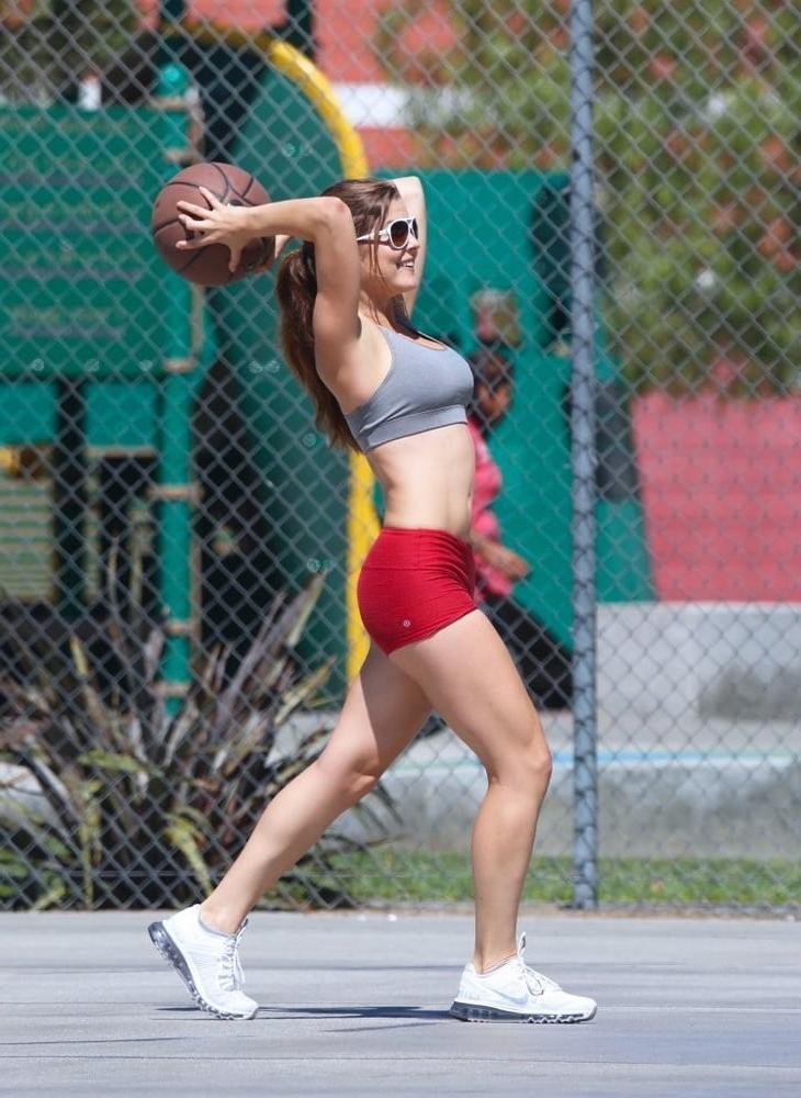 25P Amanda Cerny Hot Workout