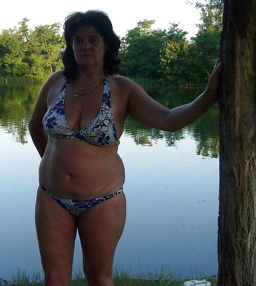 16P Welcome To Mature Beach 