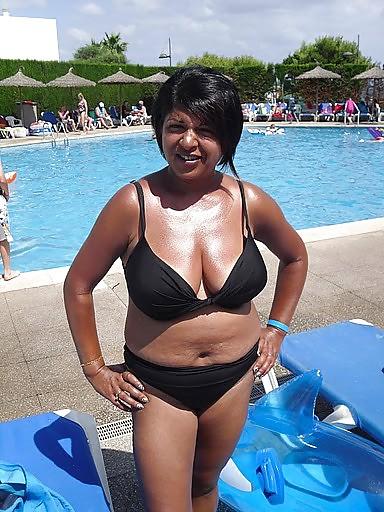 16P Welcome To Mature Beach 