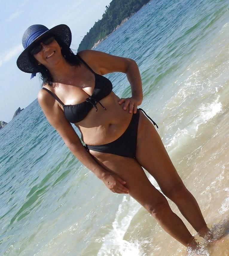 16P Welcome To Mature Beach 