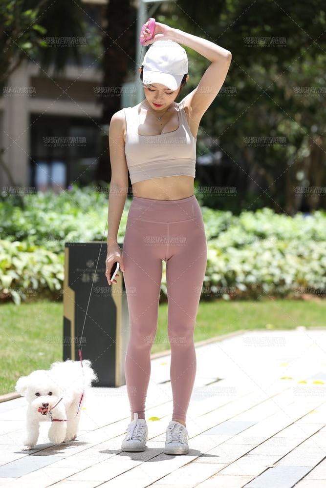 25P Asians in Yoga Pants