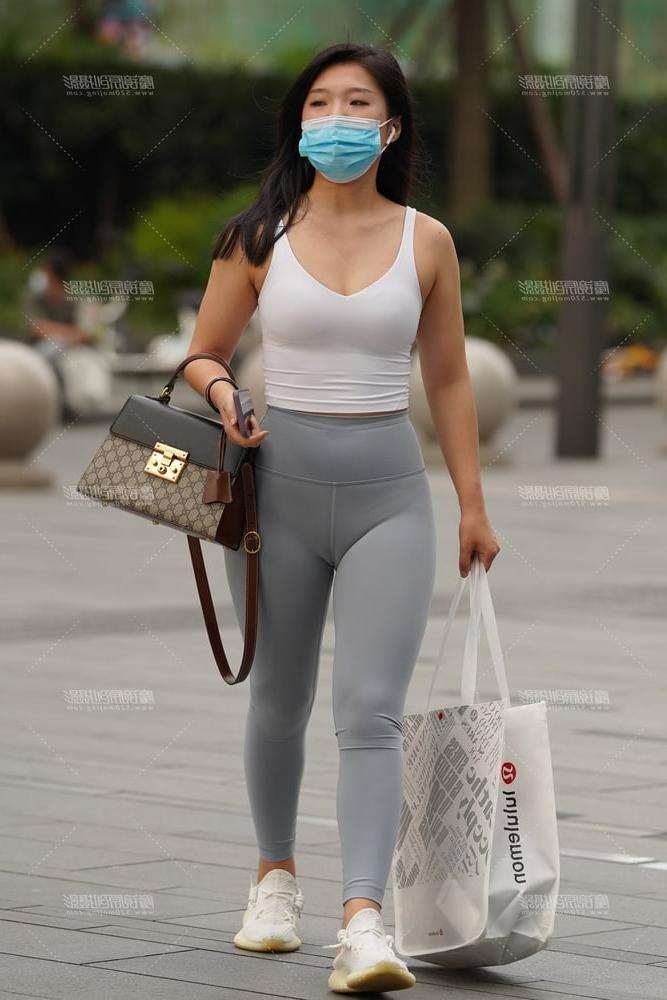 25P Asians in Yoga Pants