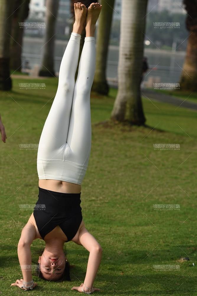 25P Asians in Yoga Pants
