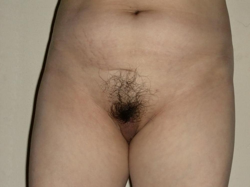 25P Mature hairy Stella exhibs her hairy armpits and fucks