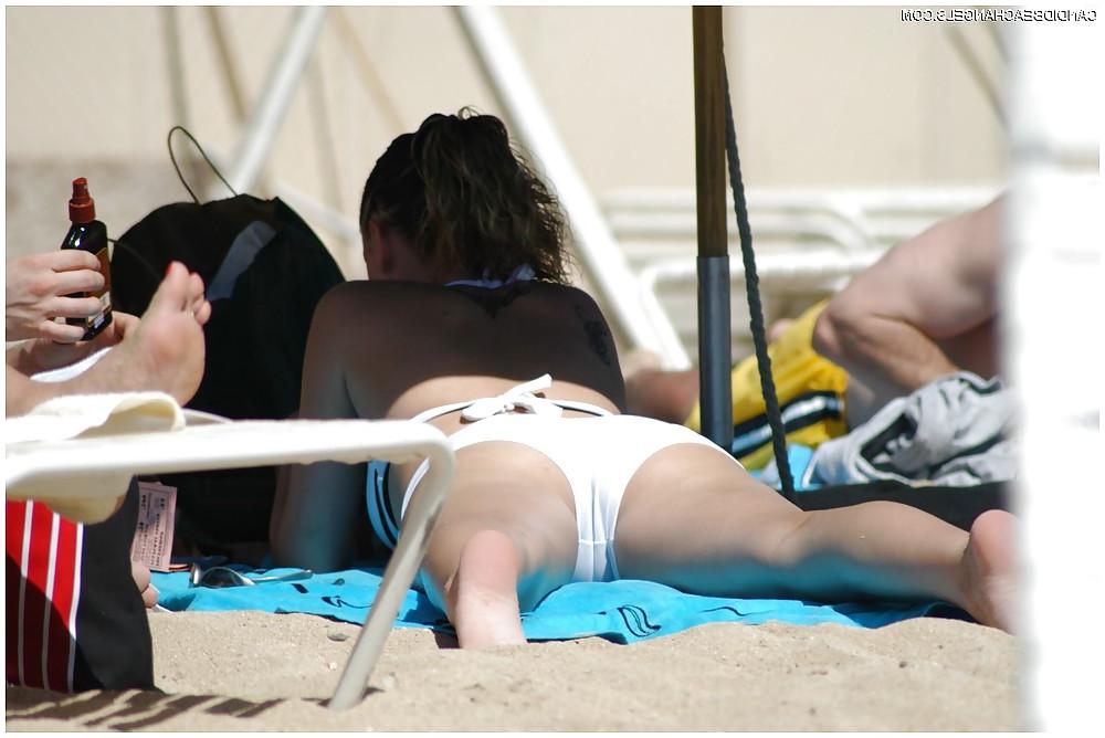 7P Ass on the beach
