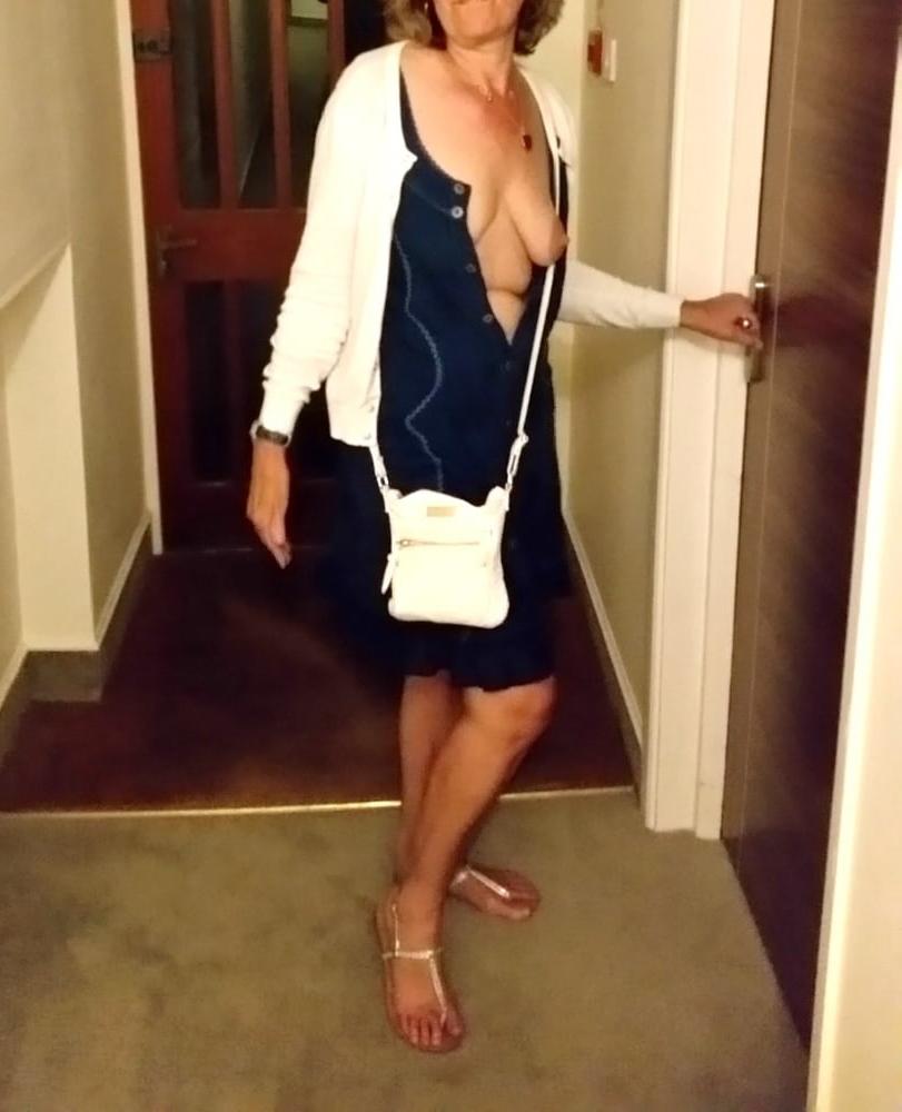 10P Another hotel. More public flashing