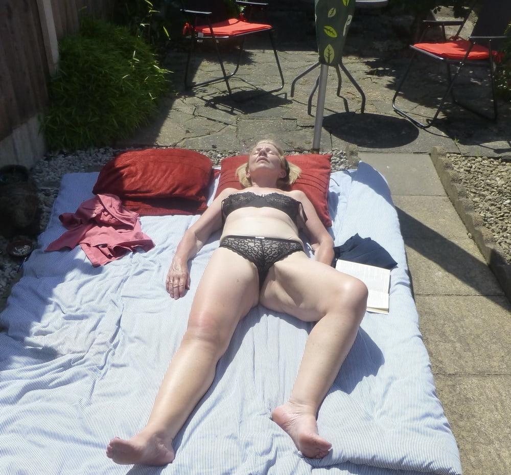 25P UK amateur mature Granny GILF upskirt flashing panties