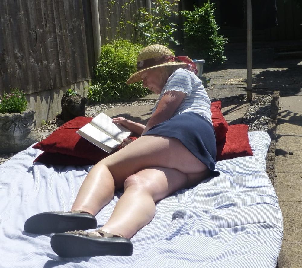 25P UK amateur mature Granny GILF upskirt flashing panties