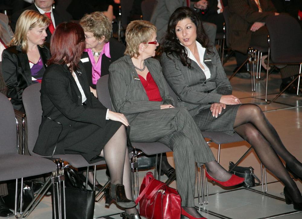 25P Matures Showing Legs in Audience