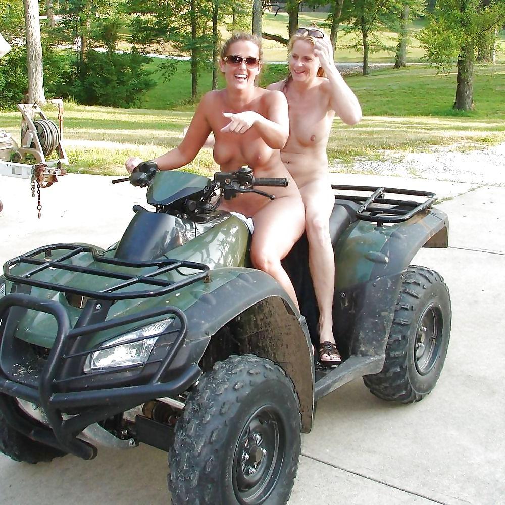 10P Taylor, Beach Nudist