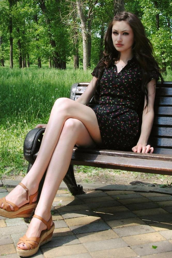 25P Crossed legs 9