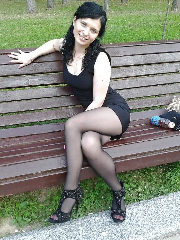 25P Crossed legs 9