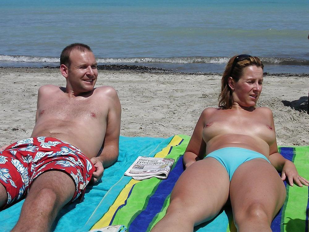 20P Naked beach 170.
