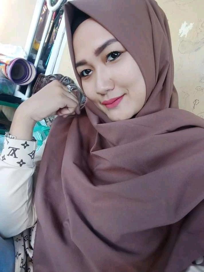 25P hijab tante binal