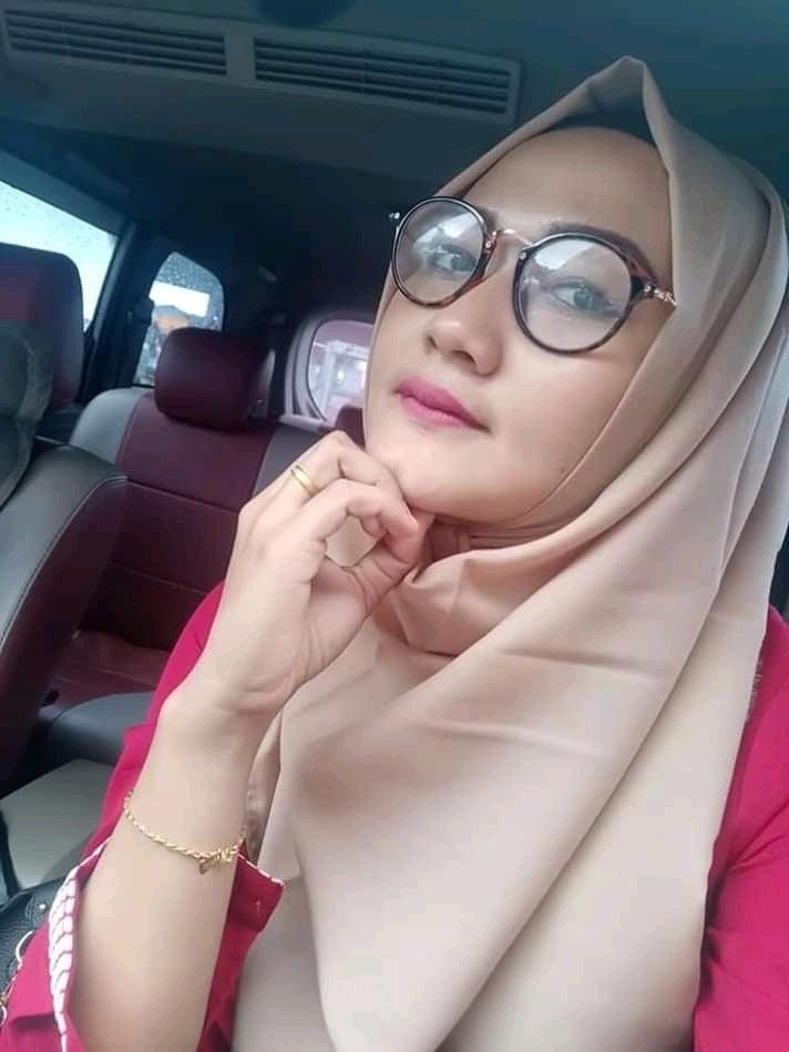 25P hijab tante binal