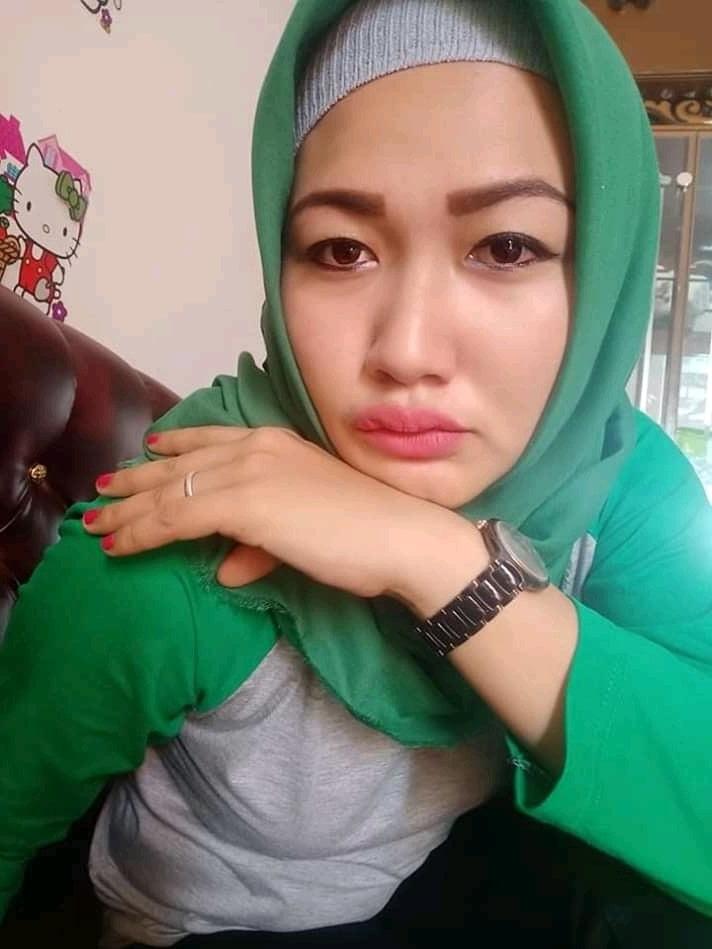 25P hijab tante binal