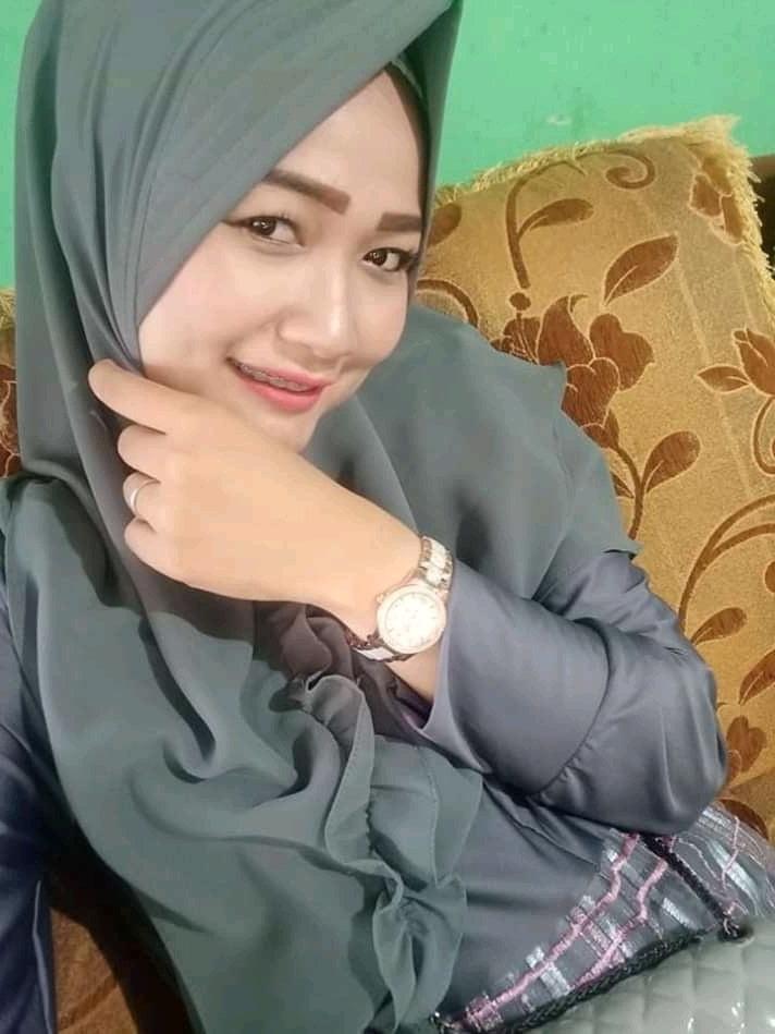 25P hijab tante binal
