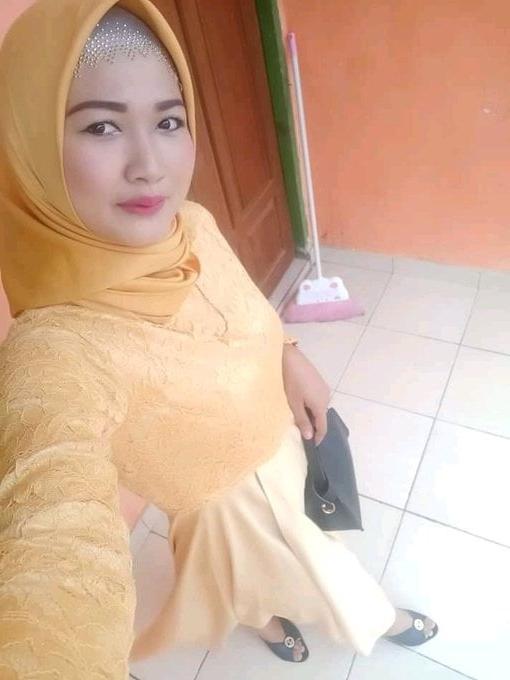 25P hijab tante binal