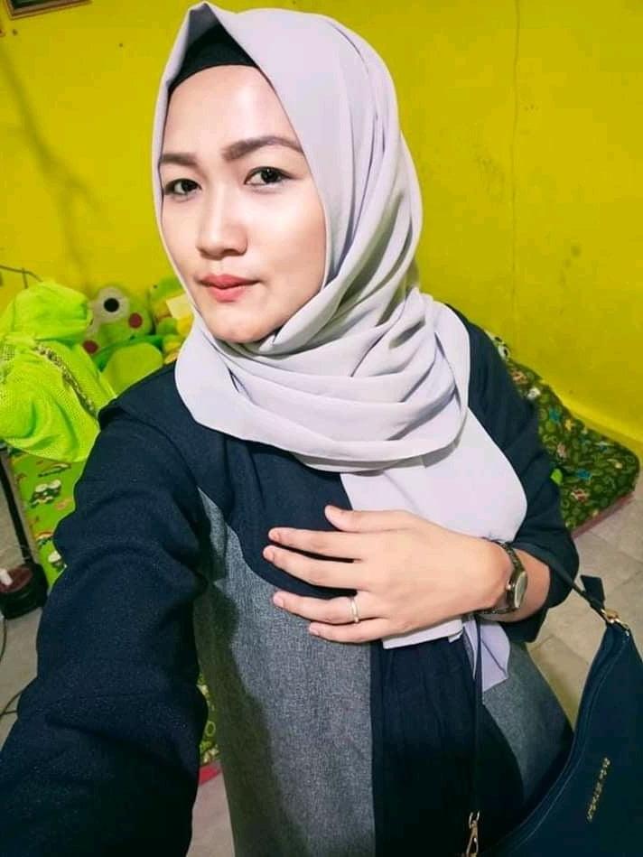 25P hijab tante binal