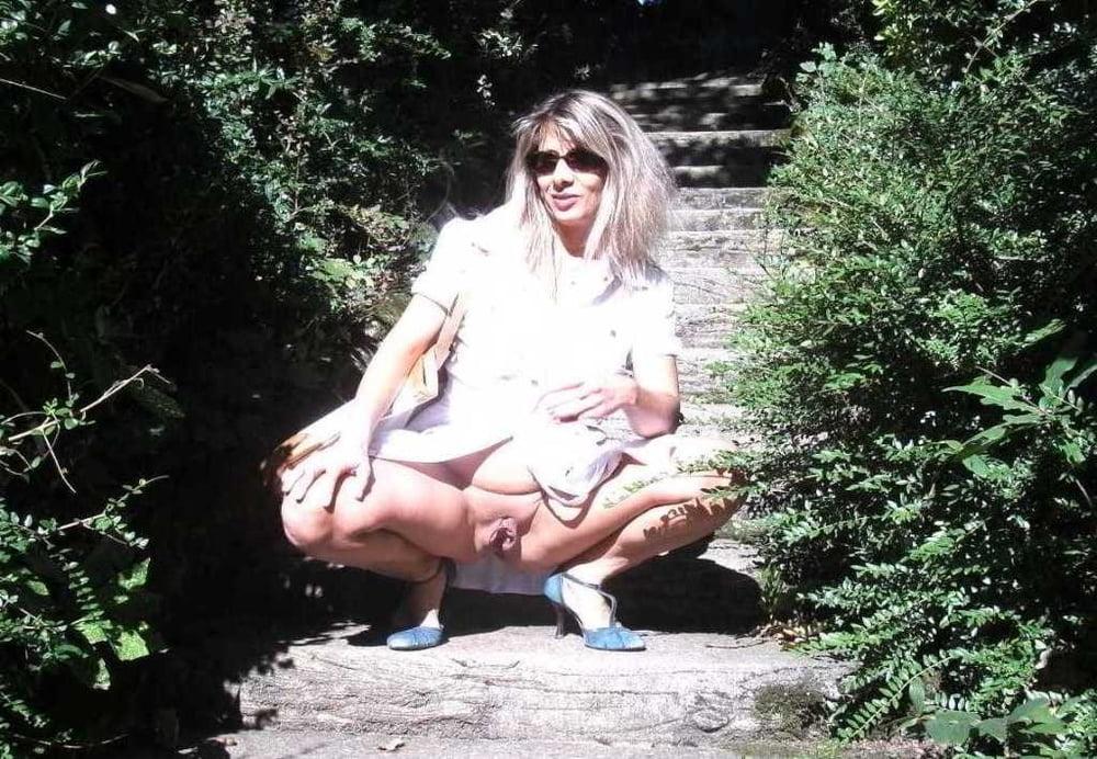 20P Slutty Milf Lisa Flashing In The Park