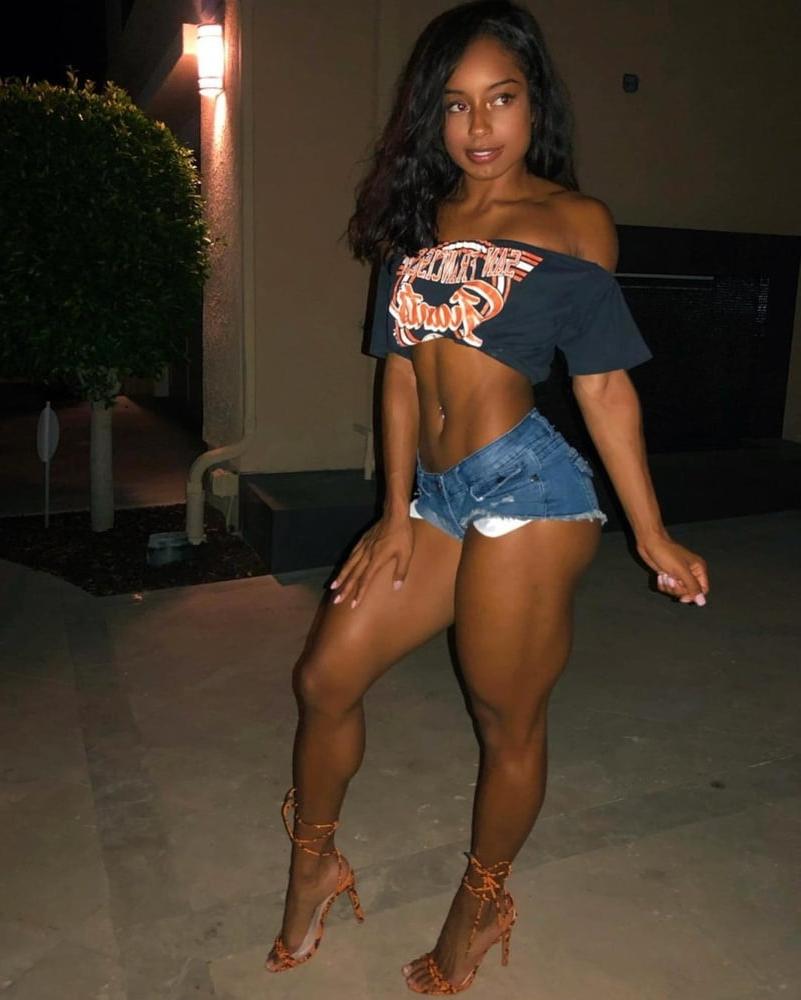 19P nice legs