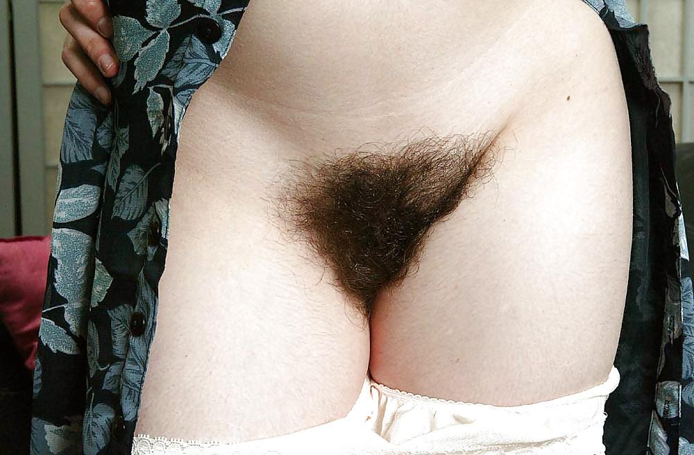 25P DO YOU LIKE HAIRY WOMAN ?...HERE IS RENEE