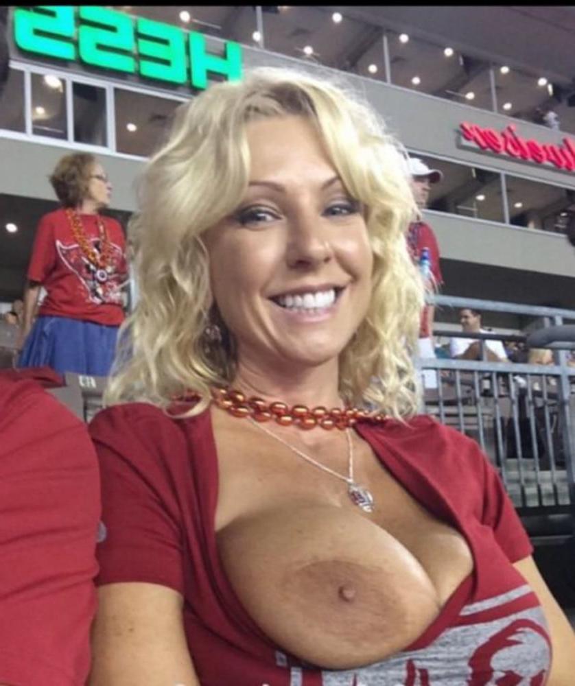 23P women flashing me