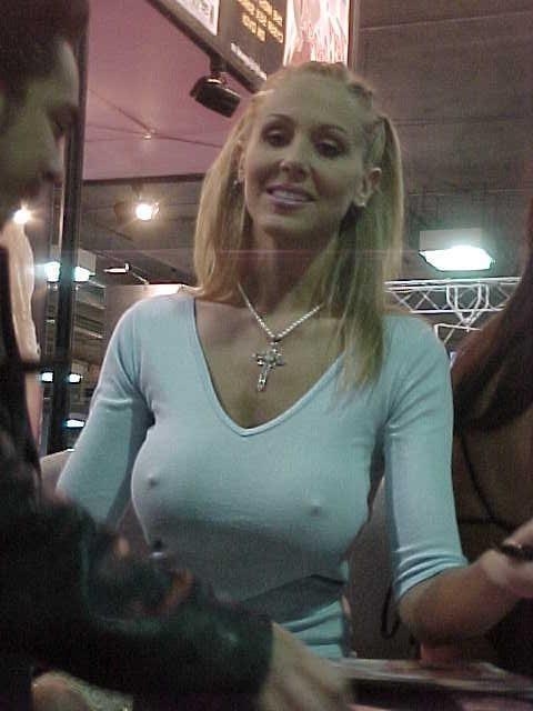 23P women flashing me
