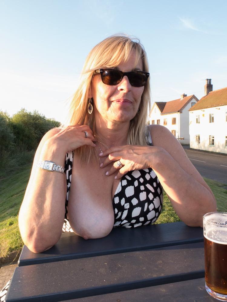 23P women flashing me