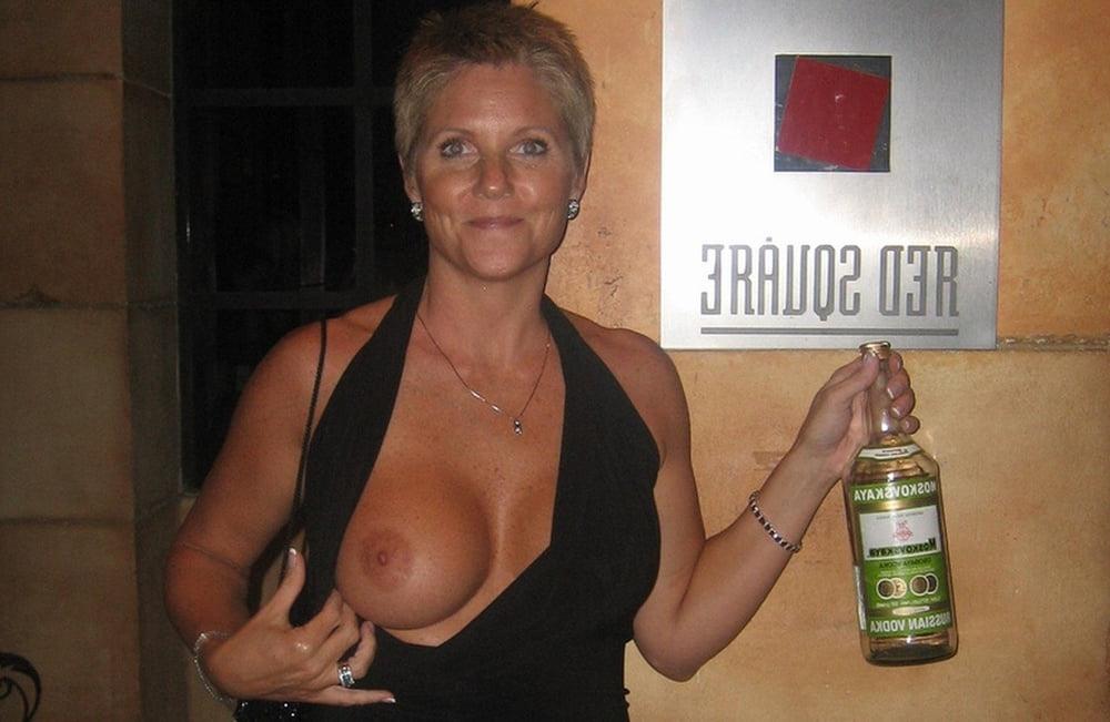 23P women flashing me