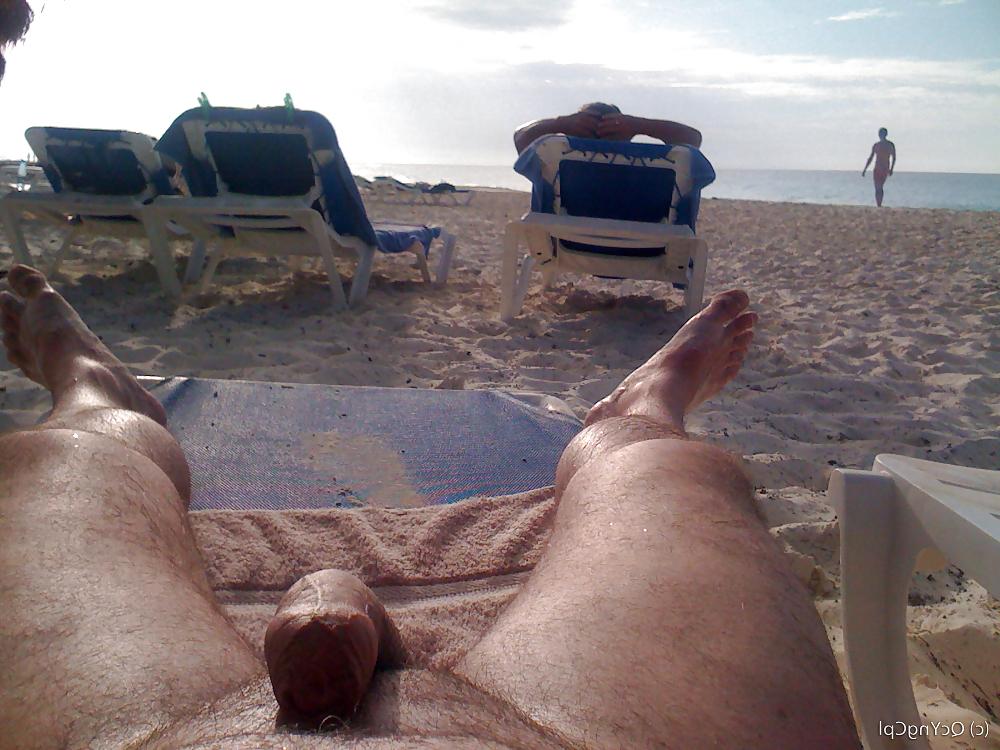11P Naked Beach - Nus a la Plage