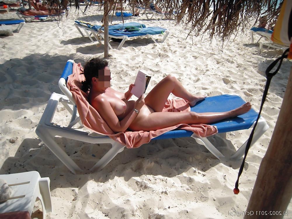 11P Naked Beach - Nus a la Plage