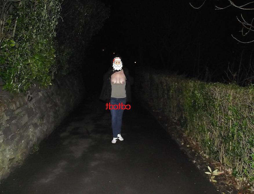15P Flashing outdoors  