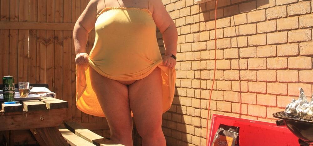 17P BBQ Party Pussy and Tits Flashing