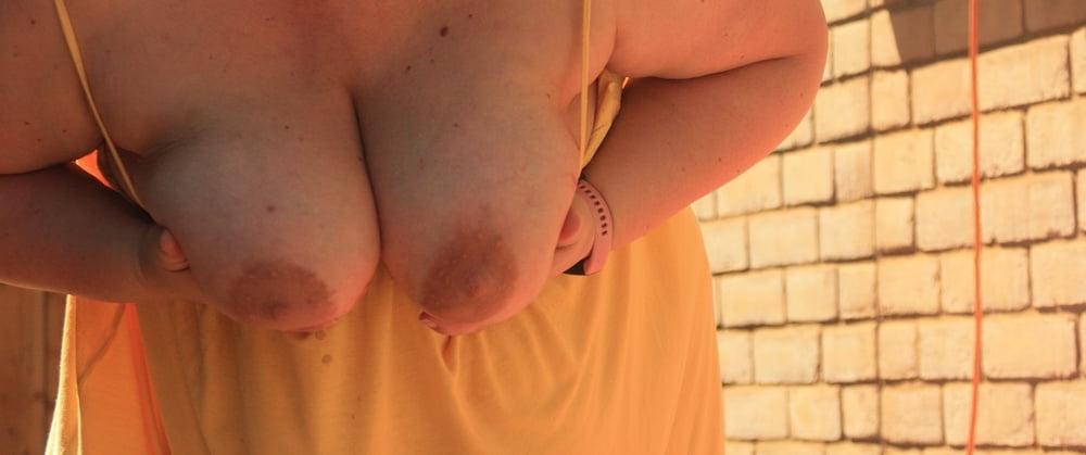 17P BBQ Party Pussy and Tits Flashing