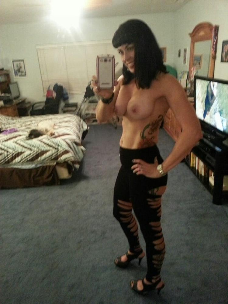 25P Homemade Moms, Aunts, Flashing, Public etc
