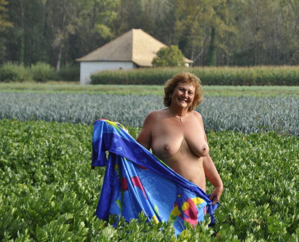 25P Matures and Grannies Nudists Edition