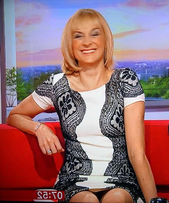 25P Louise Minchin - Sexy UK news reader with incredible legs