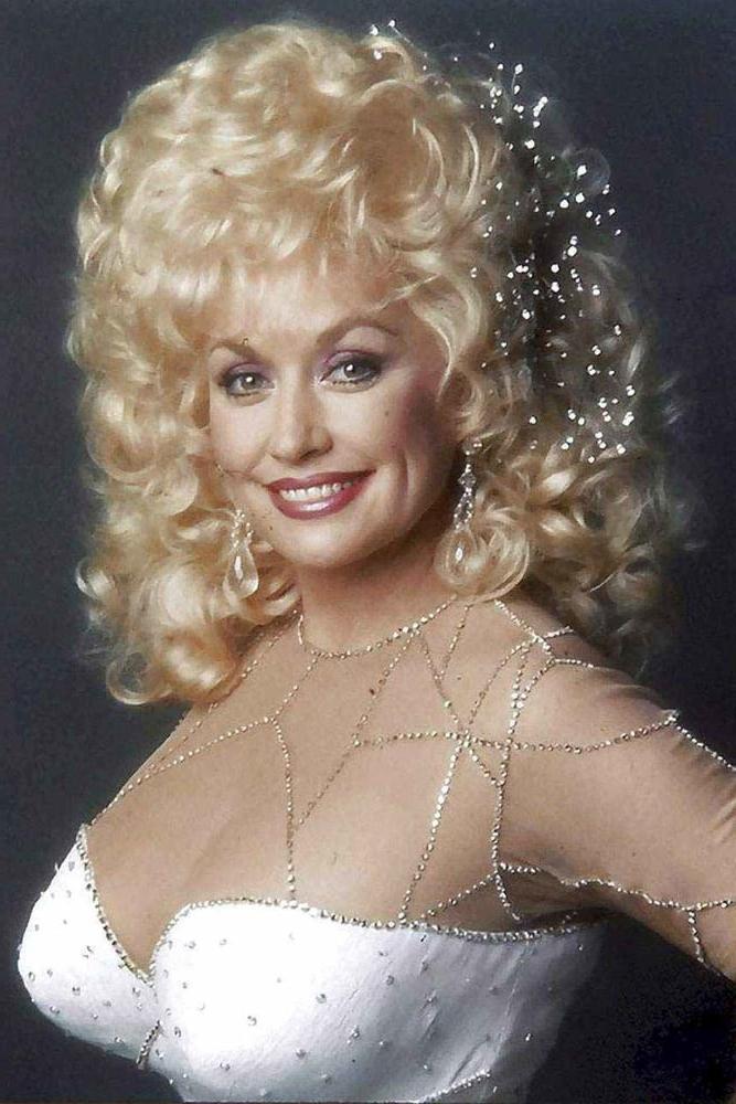 25P Young Dolly Parton