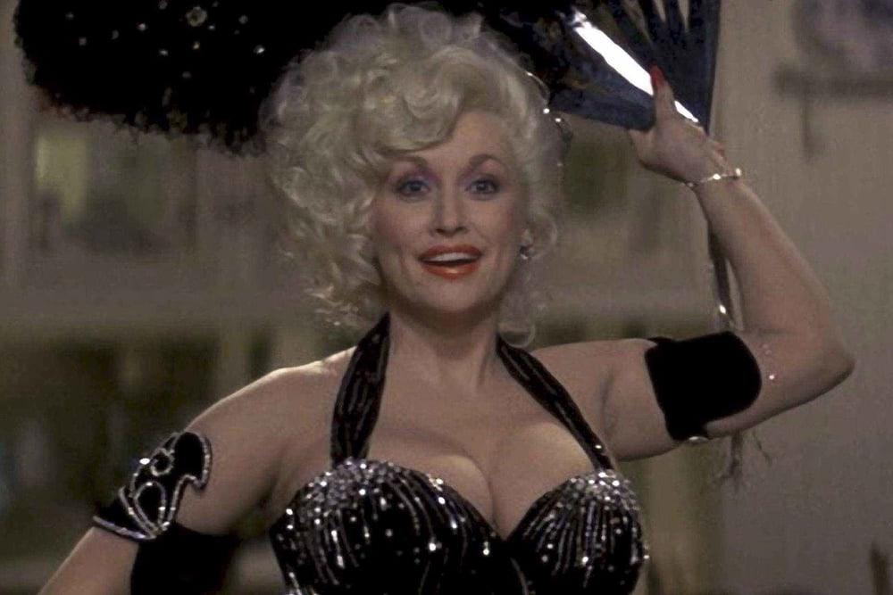 25P Young Dolly Parton