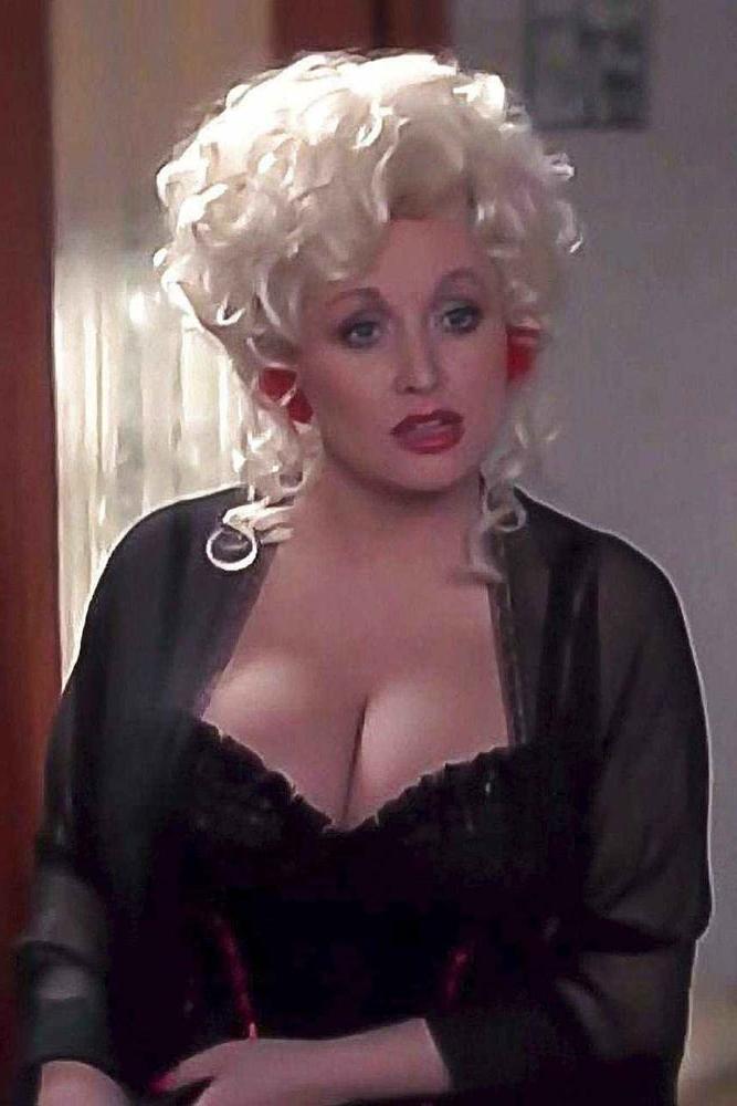 25P Young Dolly Parton