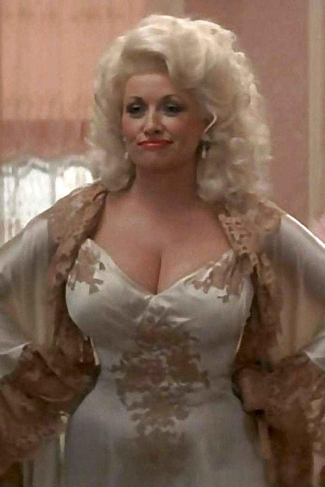 25P Young Dolly Parton
