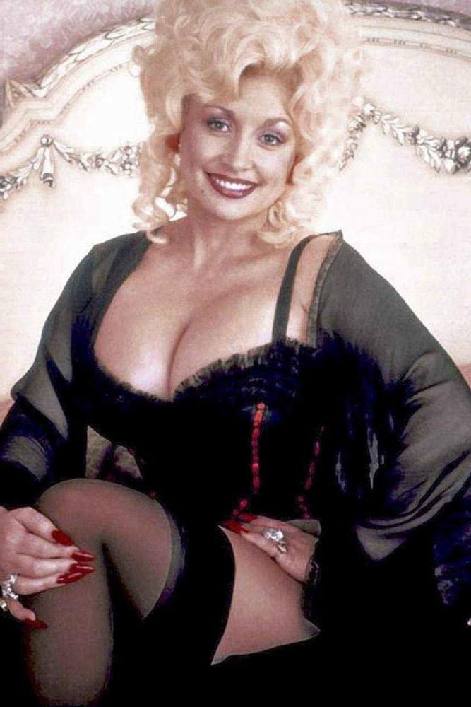 25P Young Dolly Parton