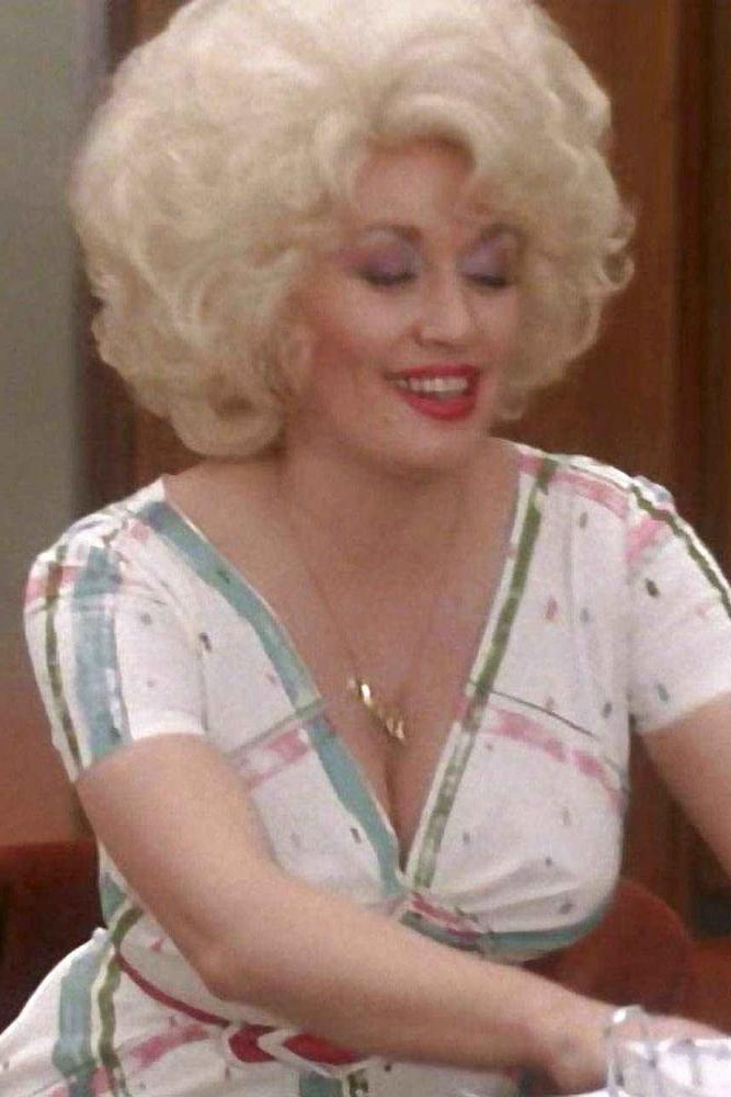 25P Young Dolly Parton
