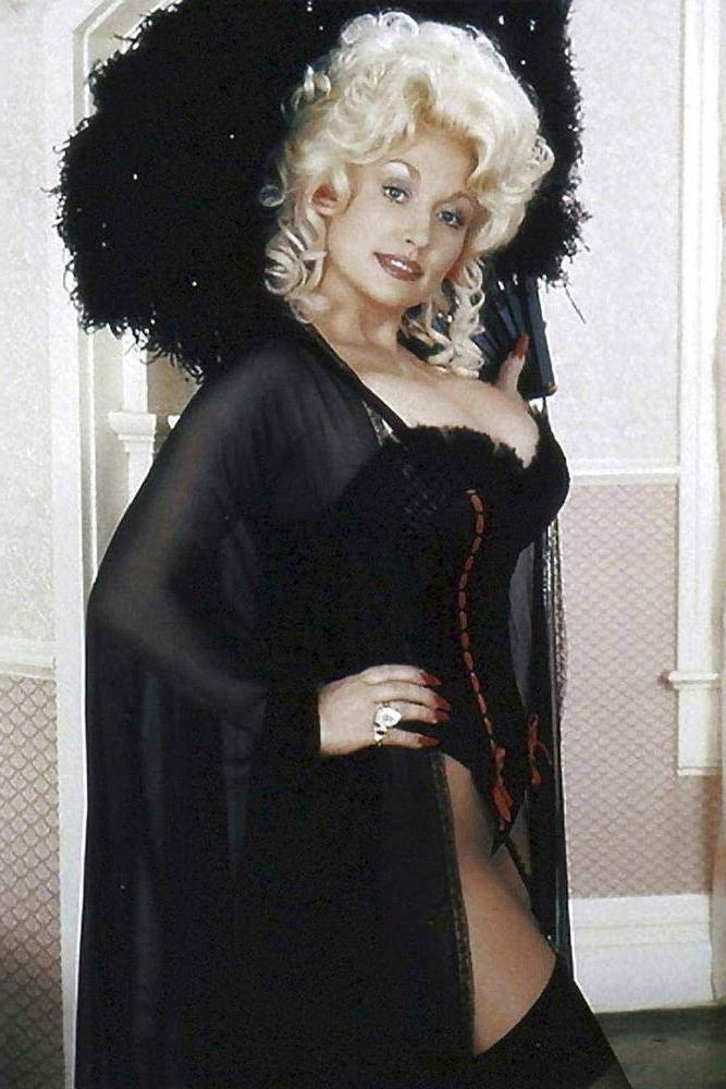 25P Young Dolly Parton