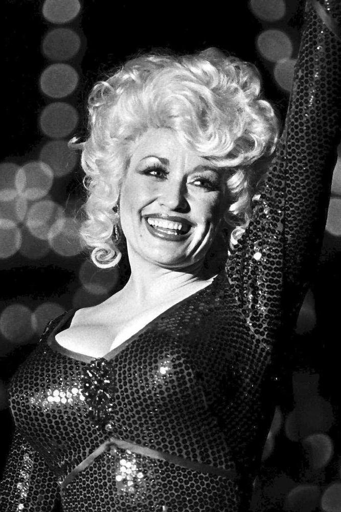 25P Young Dolly Parton
