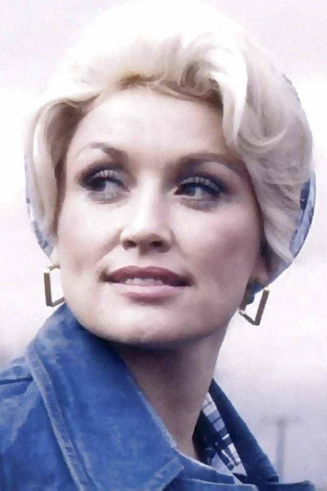 25P Young Dolly Parton